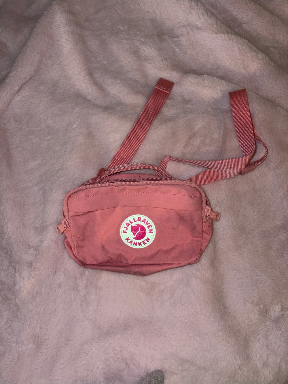 FJÄLLRÄVEN KÅNKEN Pink Mini Waist Bag
